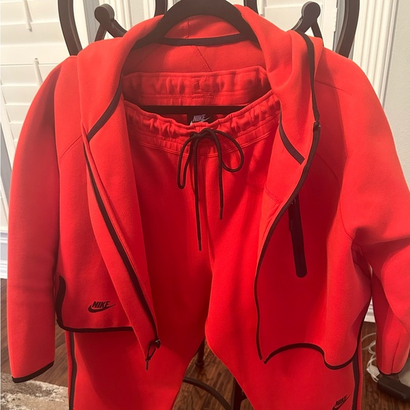 Nike red jogger pants - Picture 4 of 6